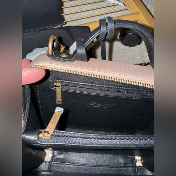 *SOLD*CHANEL Caviar Quilted Medium CC Filigree Vanity Case - NWT - Picture 5 of 12